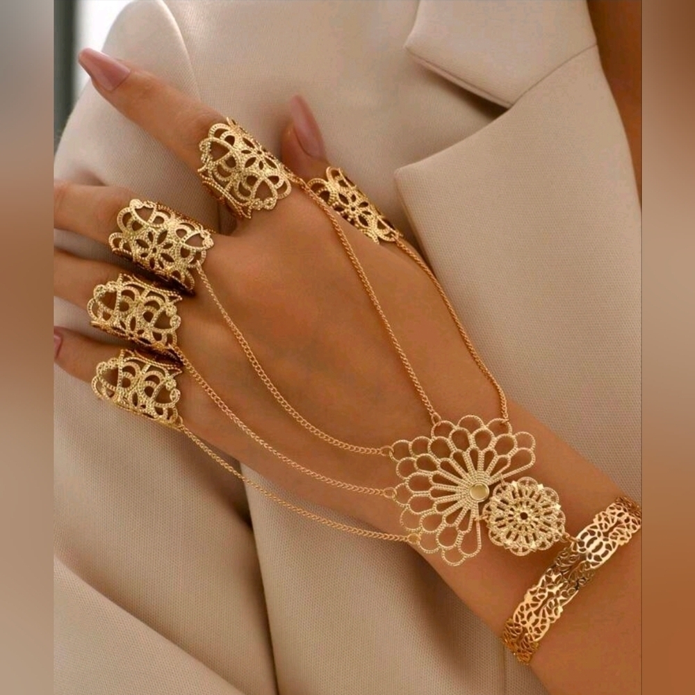 Gold Hollow Floral Finger Ring Mitten Bracelet - Picture 13 of 13